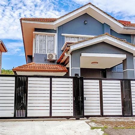Tenang Retreat Holiday Home 3Bedroom 3Bath 2Parking Kajang Eksteriør billede
