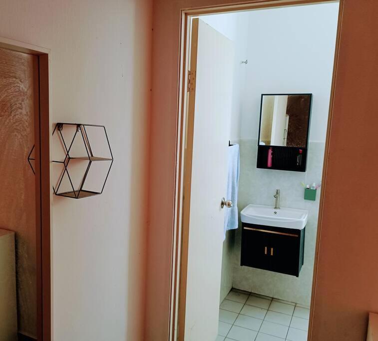 Tenang Retreat Holiday Home 3Bedroom 3Bath 2Parking Kajang Eksteriør billede